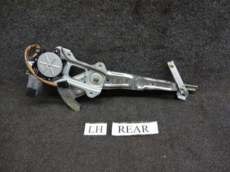 02 subaru impreza wrx sdn lh left hand rear window regulator w/motor good 33113