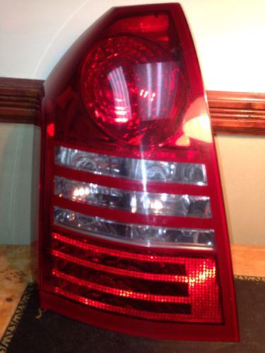 Oem chrysler 300 tail light lens - 2005-2009 - driver's side (lh)