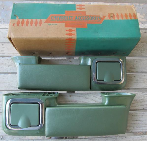 Nos pair 1961 chevrolet corvair rear armrests green gm #988344 very nice 