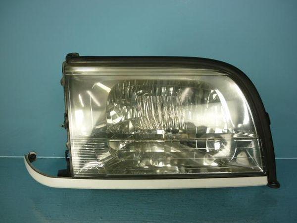 Toyota crown majesta 1997 right head light assembled [1910800]