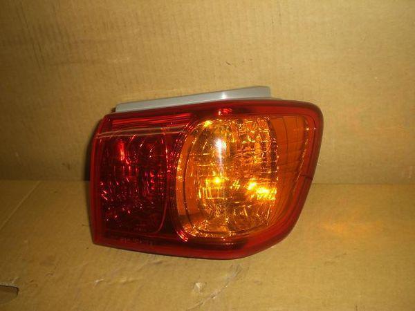 Daihatsu max 2001 rear right combination lamp [3015500]