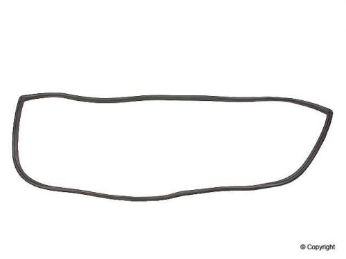 Windshield seal-uro wd express 955 33172 738 fits 65-73 mercedes 300sel