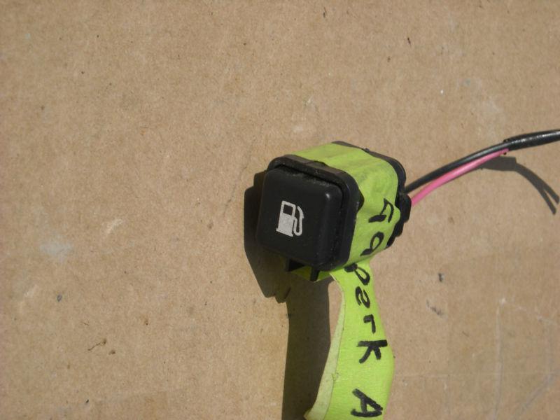 97 98 99 00 01 02 03 04 05 buick park avenue gas door switch