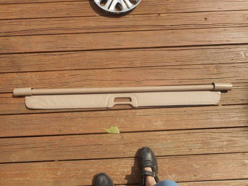 98 99 2000 01 02 isuzu trooper factory cargo cover tray in tan