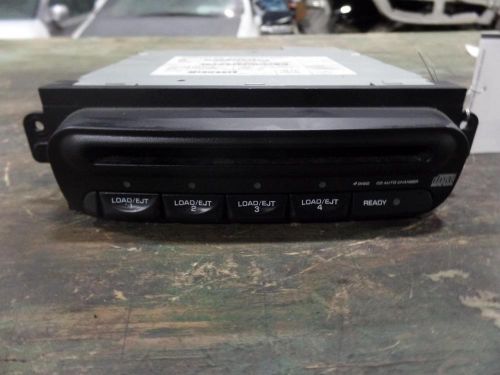 01 chrysler town &amp; country a/v equipment cd changer (4 disc in-dash)