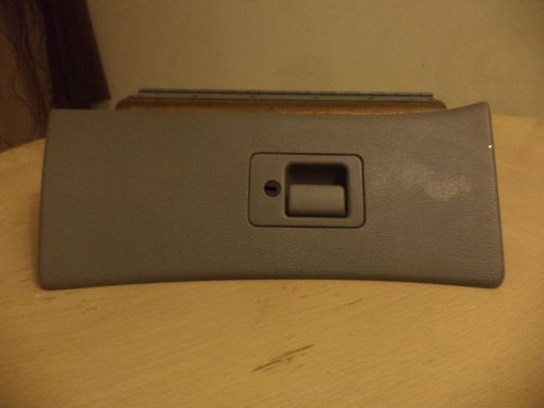 [99-04] ford mustang - light grey dash glove  box  oem. stock #96
