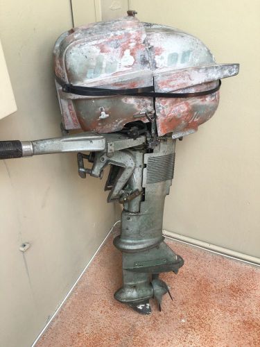 Vintage outboard motor,1954 johnson 10 hp