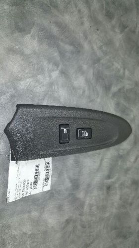 Right hand passengers front door window switch, trailblazer/envoy grey