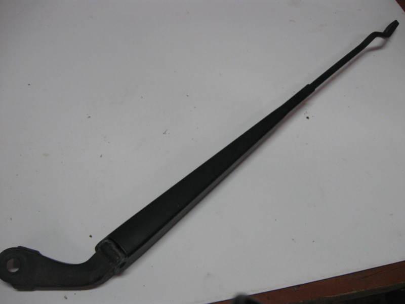 99 plymouth voyager left front (drivers side) windshield wiper arm