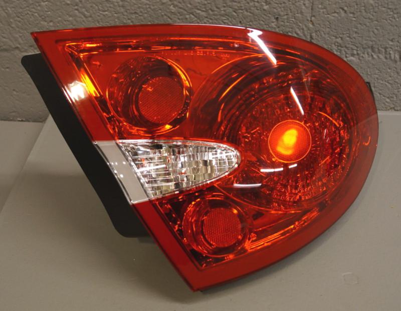 New oem genuine gm 2591836 tail light lamp 2005-09 buick allure lacrosse