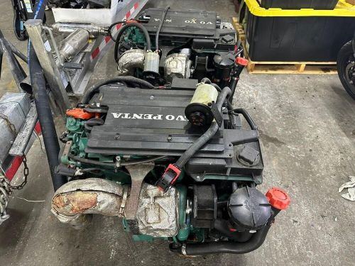 Pair twin volvo penta d3-200 a-f 200hp diesel transom sterndrives dps engines