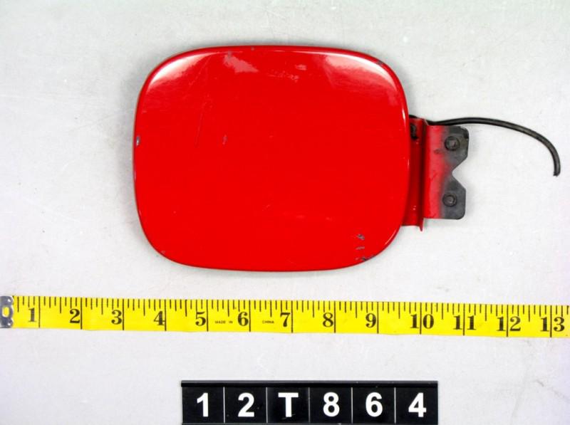 01 saturn s series fuel filler door lid gas tank cover cap oem red 12t864