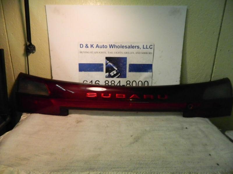 Subaru legacy outback wagon 2000-2004 center tail light panel w/harness