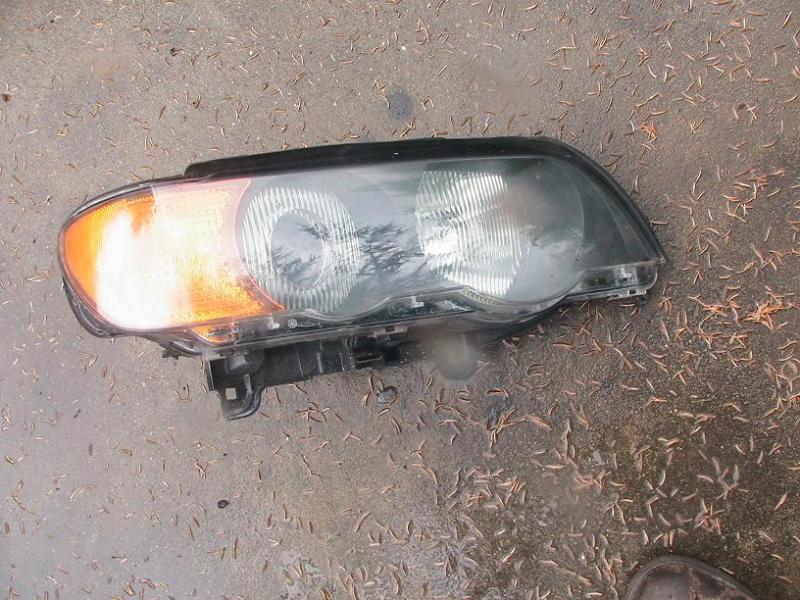 2000-03 bmw x5   oem right  xenon headlight