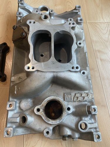 Gm 12486570 vortec head carbureted intake manifold egr 350 h.o. high output