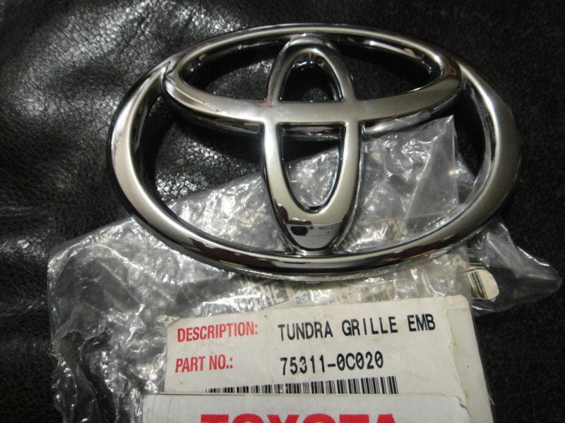 Genuine toyota 03-04 tundra grille emblem oem 75311-0c020