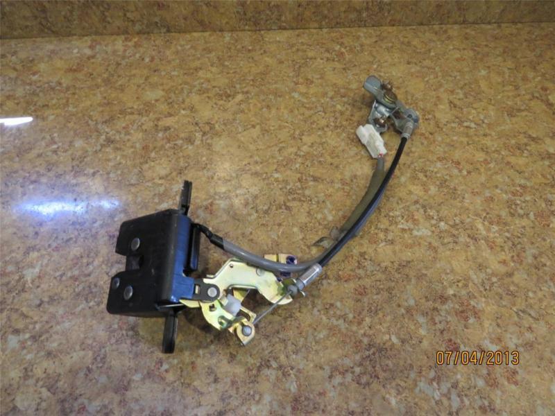 99-03 lexus rx300 rear hatch lock actuator 00 01 02