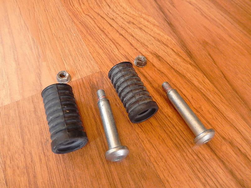 Harley davidson rubber shift male foot pegs mounting with short stud