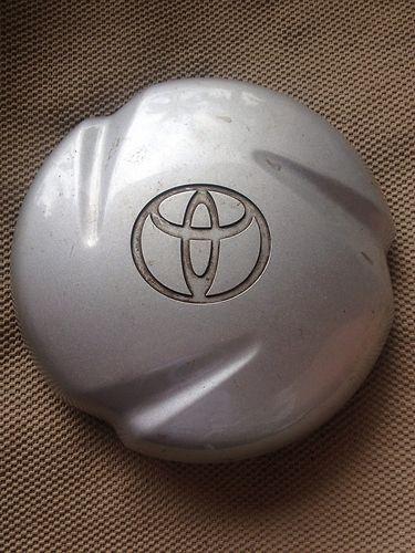 Toyota tundra sequoia wheel center cap hubcap 2000-2012