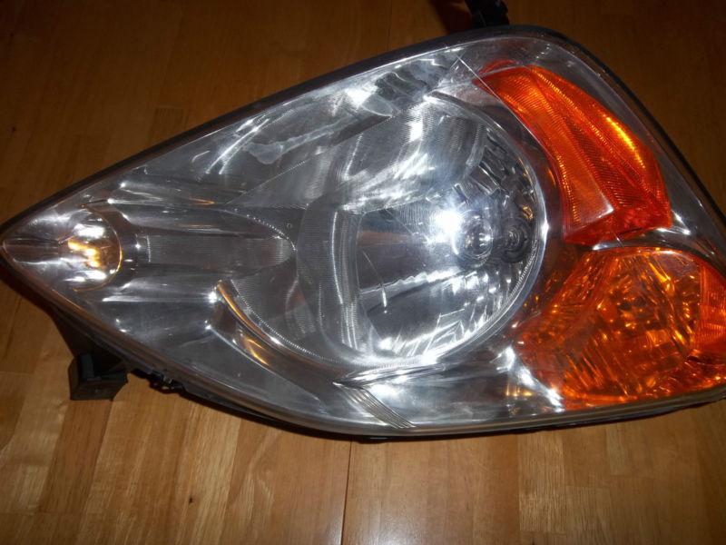 Honda cr-v right headlight