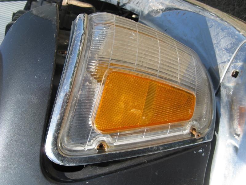 89 90 91 toyota pickup r. right passenger rh turn signal corner light lamp