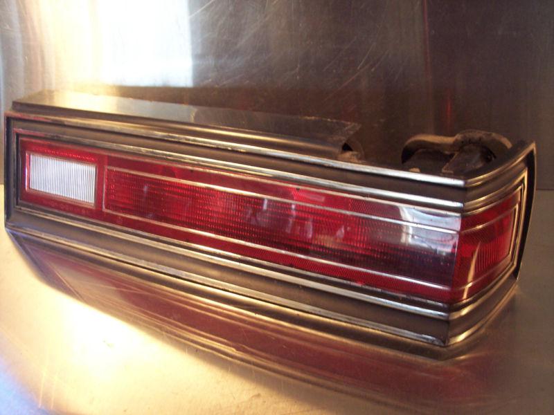 1987 chrysler 5th avenue right tail light assembly passenger side oem