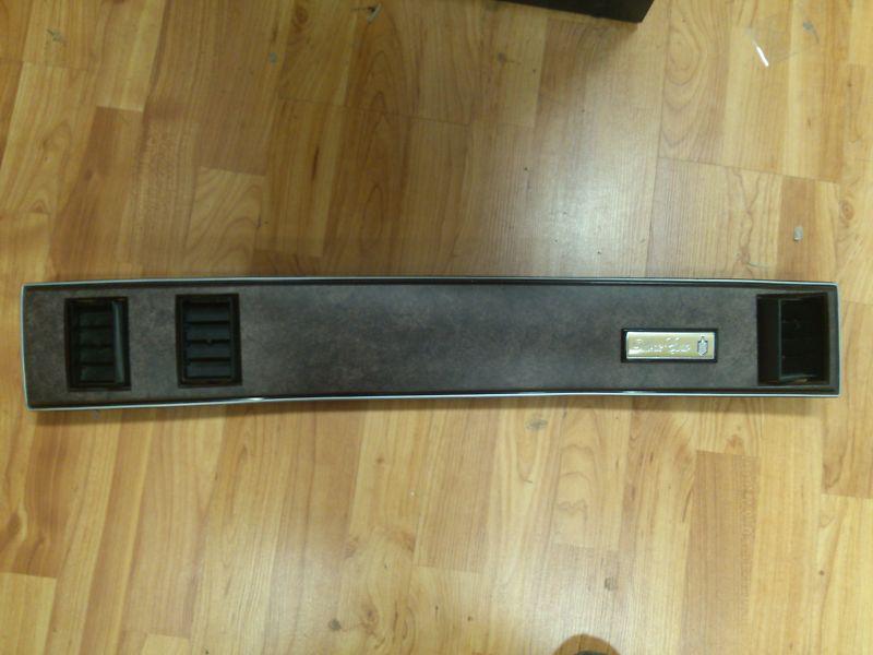  oem 1985 dashboard vent trim panel with  inlay decal badge