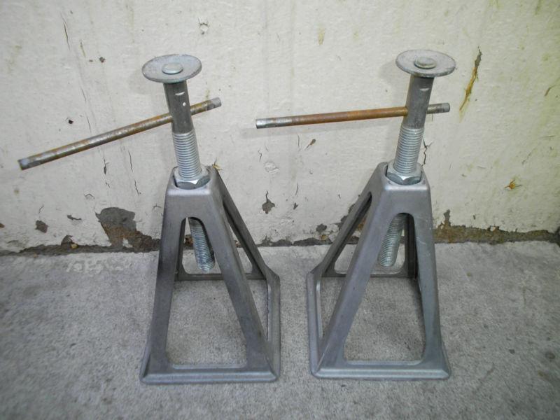 Aluminum rv jack stands supports stabilizers, used but functional and undamaged