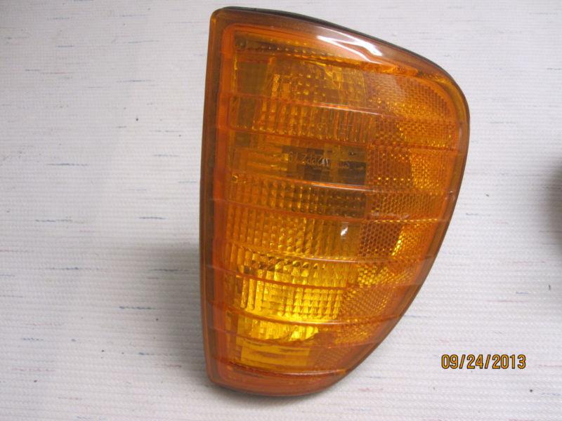 Mercedes benz w126 (420sel, 560sel etc.) amber directional lens cover 