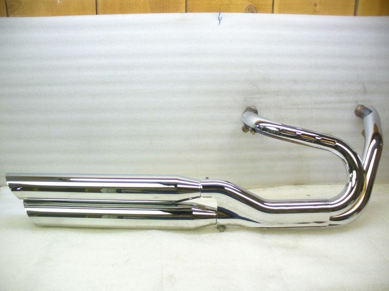 Harley 09 fx dyna fatbob exhaust.