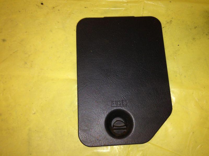 98-03 s10 blazer jimmy sonoma bravada interior fuse box cover