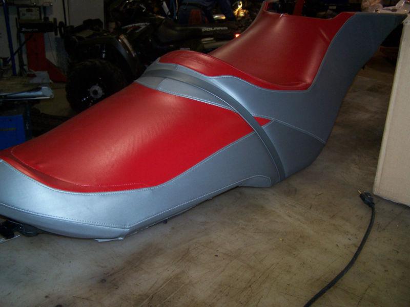 Sea-doo brp watercraft seadoo 2011 gtx 155 white/ red full seat used wake seat