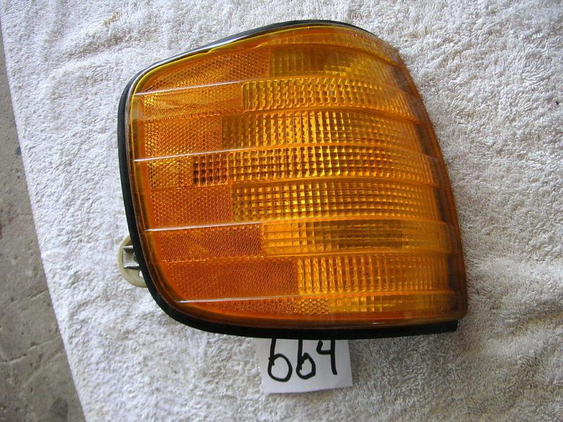 Right front corner light 1984 mercedes benz model 126 500 sel bosch tested & ok