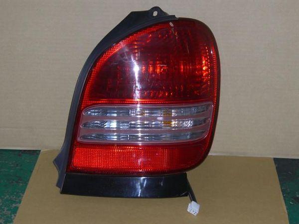 Toyota corolla spacio 2000 rear right combination lamp [0015500]