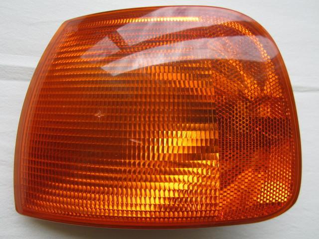 Vw eurovan oem turn signal park lamp front left corner driver side amber w/ bulb