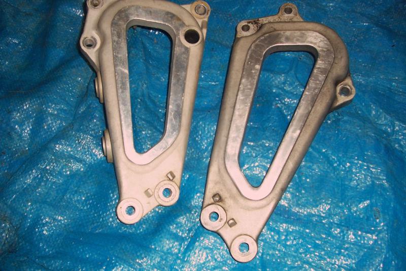 Yamaha xv 750 virago 81-83 rear foot peg brackets