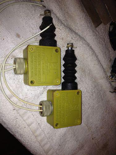 Lot of two micro style switc