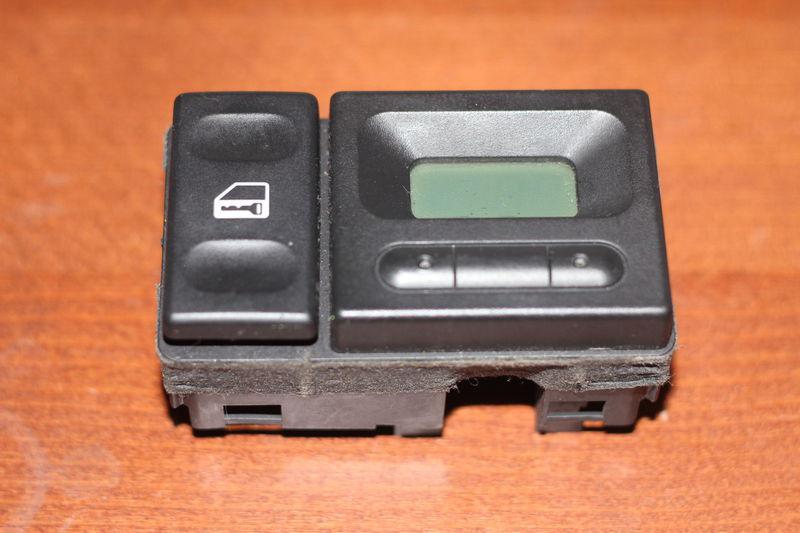 Land rover digital dash clock discovery 2 door lock switch p/n: amr5193 