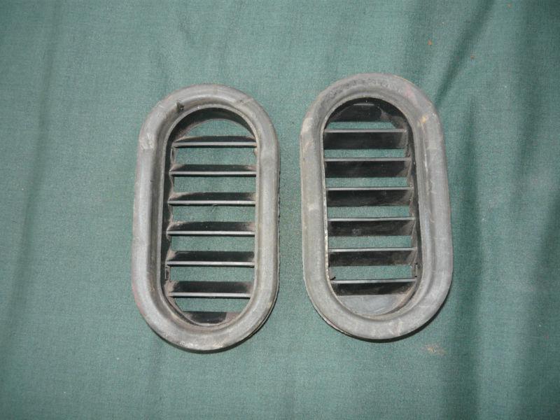 Porsche 924 944 body air vent