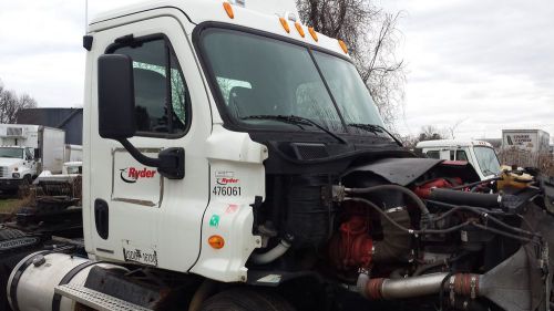 2012 freightliner cascadia daycab cab