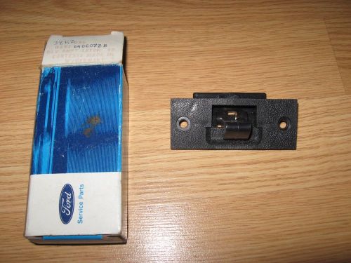 Nos 1978-1980 ford fiesta glove compartment latch d8rz-6406072-b