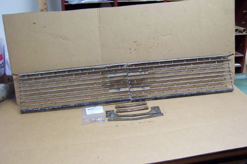 1966 ford mustang cpe conv fb front oem grille grill w/new rivets