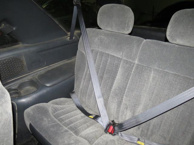 2002 chevy s10 blazer rear seat belt & retractor only rh passenger gray