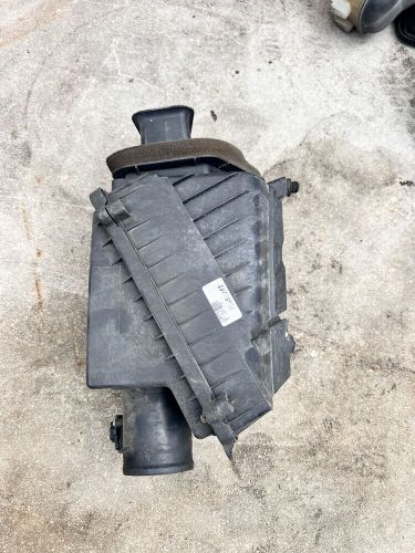 2015-2020 chevy suburban tahoe 5.3 air intake cleaner filter box oem