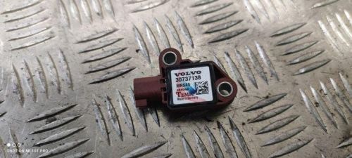 Volvo v50 mw front left impact sensor 30737138 2.40 diesel 132kw 18298722-