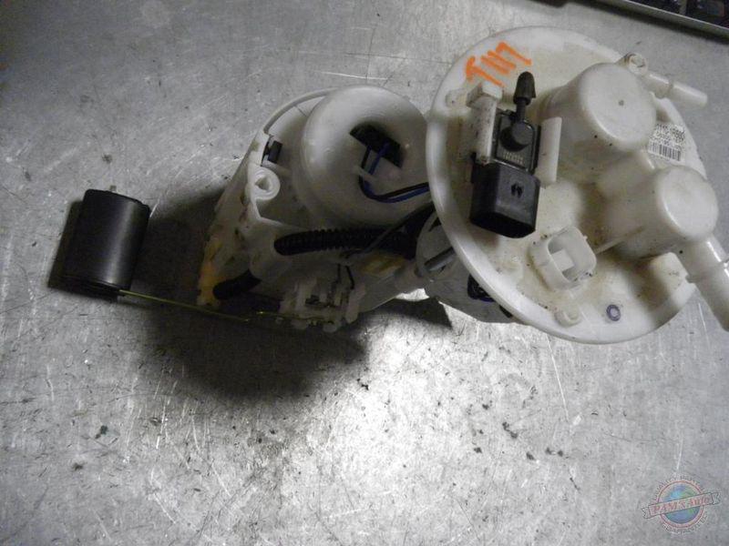 Fuel pump : 2013 rio 1125387