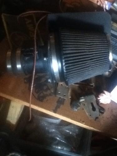 Mustang gt 2000 complete cold air intake system. for 4.6l v8