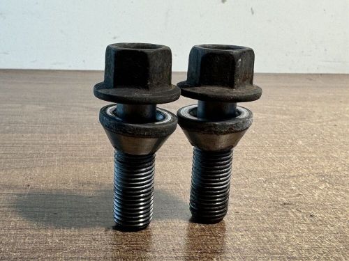 2014 volvo v70 d4 wheel nuts x 2 free postage  *1