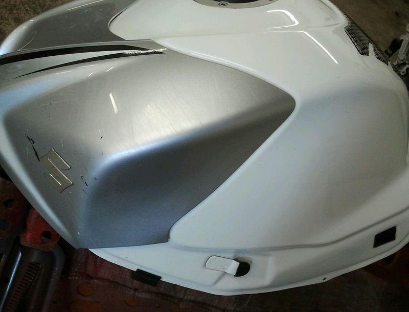 Suzuki 1k 07/08 gas tank