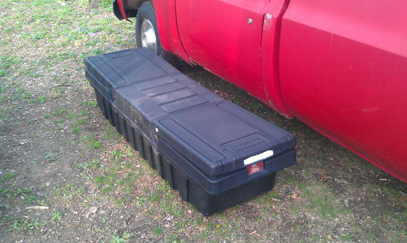 Truck tool box